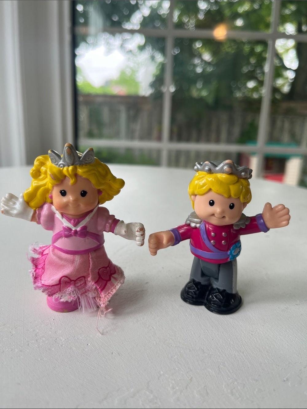 Fisher Price Little People Bendables king and queen